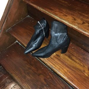 Sexy black ankle boot with zipper detail